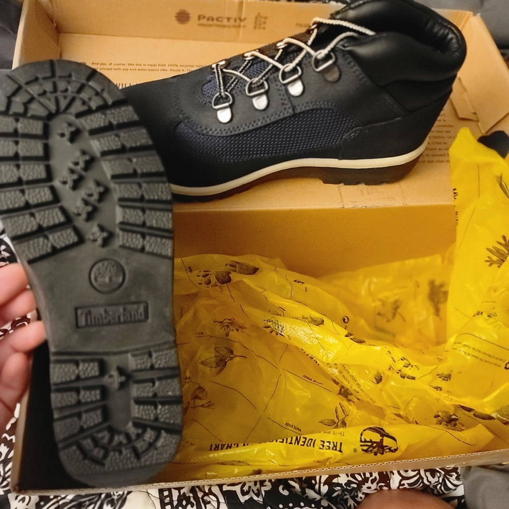 Brand new in the og box timberland boys shoes in a beautiful blue color